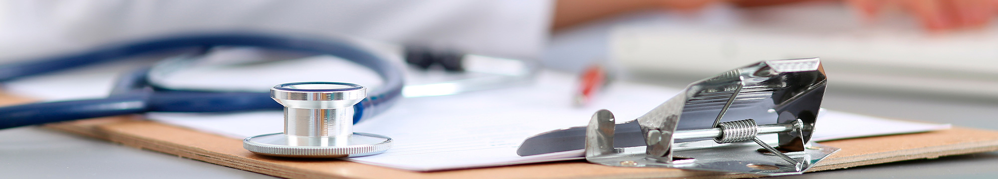 Com iniciar-te com a metge autònom: tràmits, cotització i IVA explicats